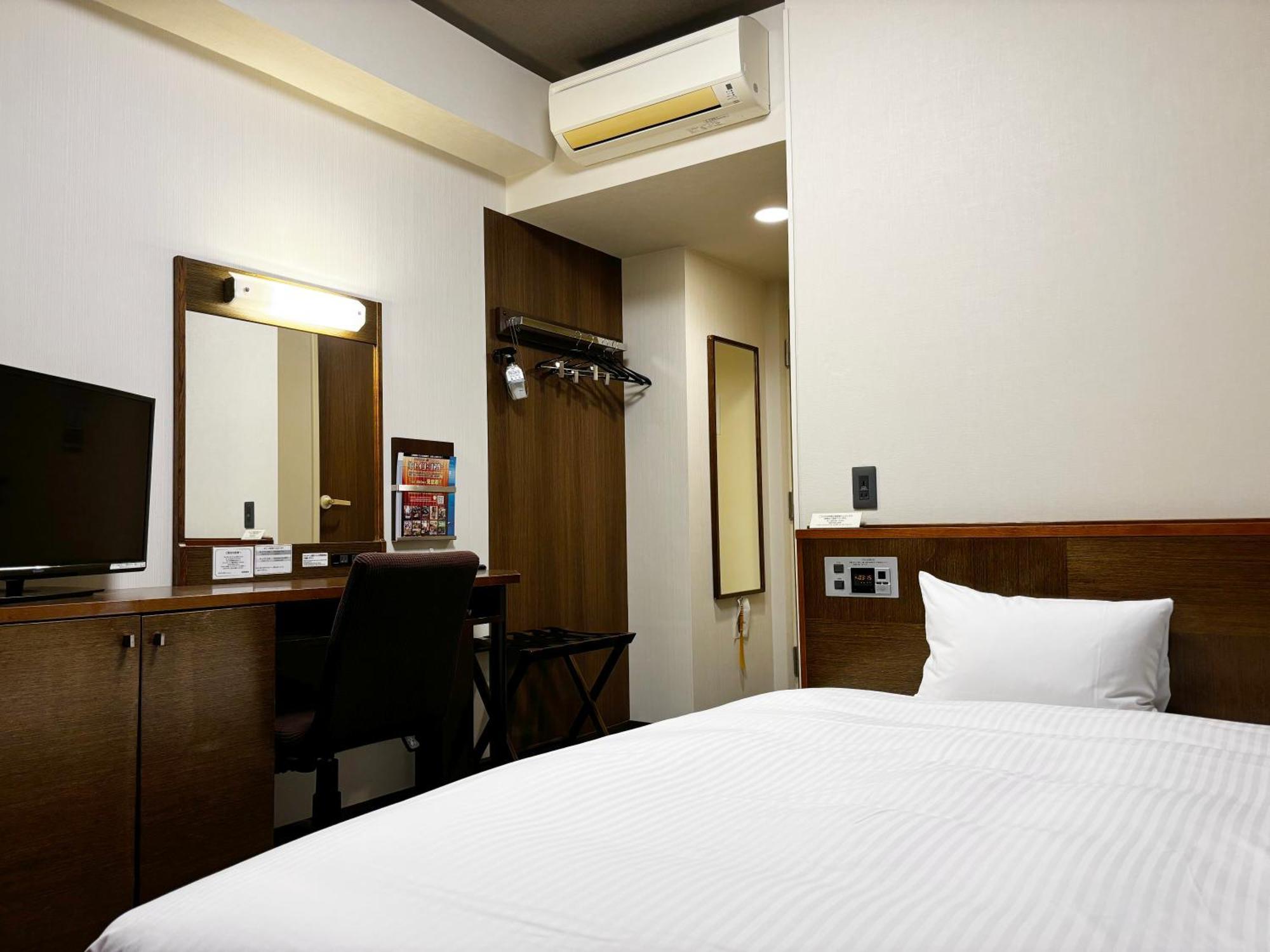 Hotel Route-Inn Seki Sekimachi  Экстерьер фото